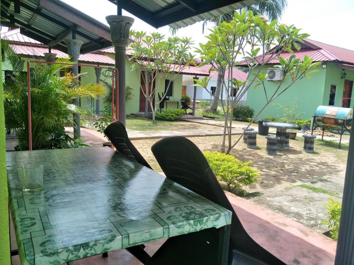 פנתאי צנאנג Motel Aurora Damai מראה חיצוני תמונה