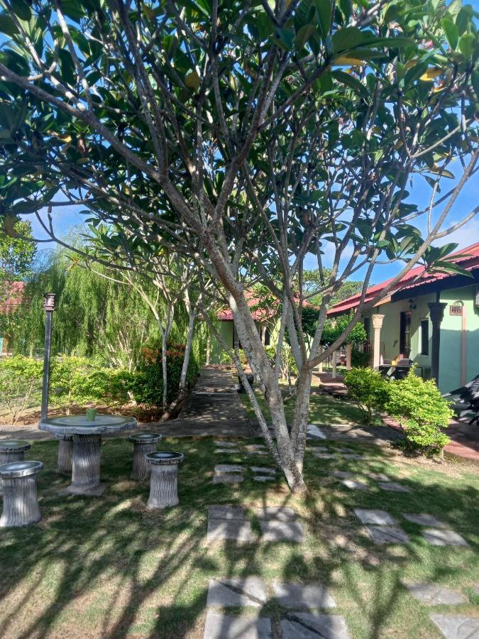 פנתאי צנאנג Motel Aurora Damai מראה חיצוני תמונה